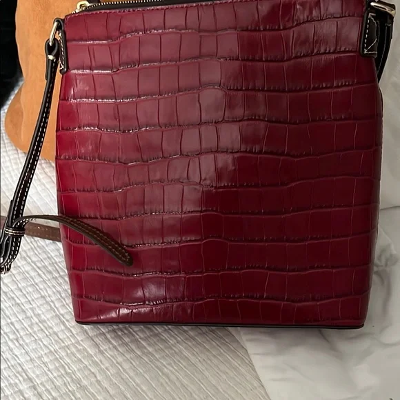 Dooney & Bourke Red Croc-Embossed Crossbody Bag - Picture 5 of 9